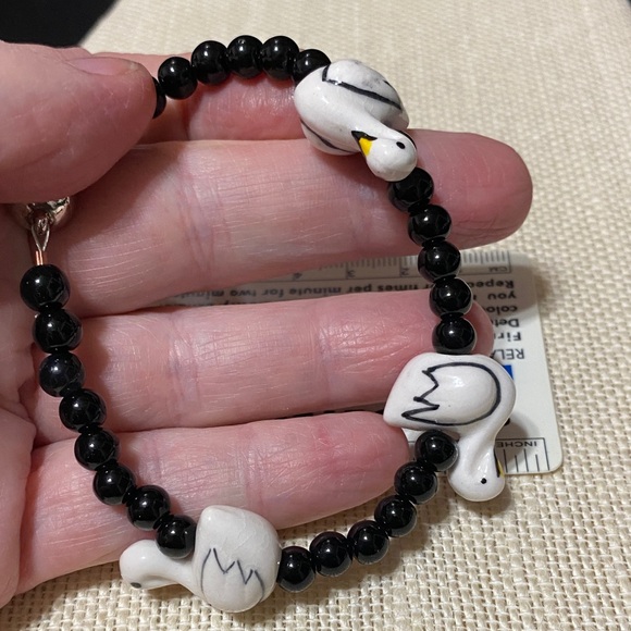 Artisan Black onyx gemstone and White ceramic Swan Beaded 8” Bracelet - Picture 9 of 13
